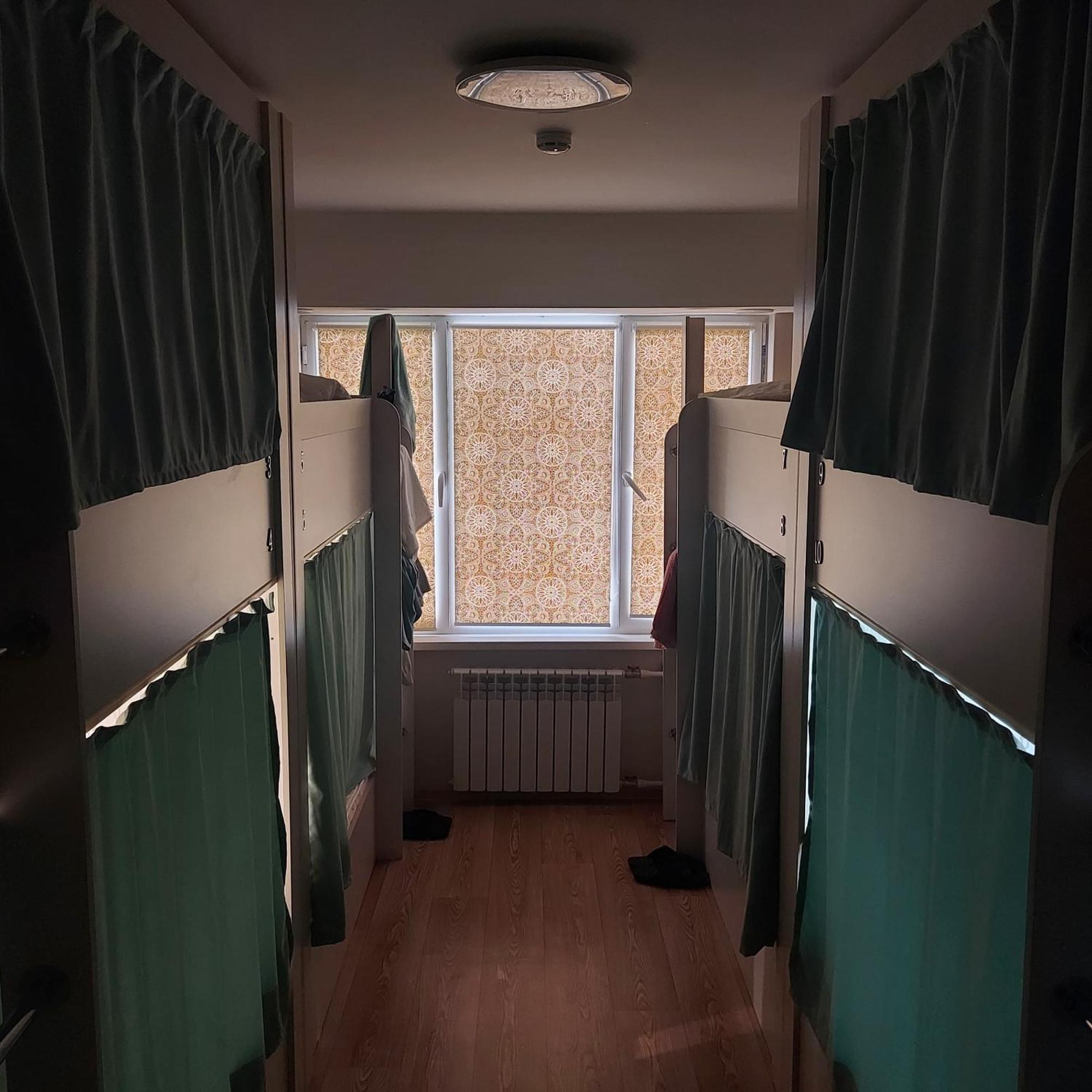 Hostel Nomad Alma-Ata Buitenkant foto