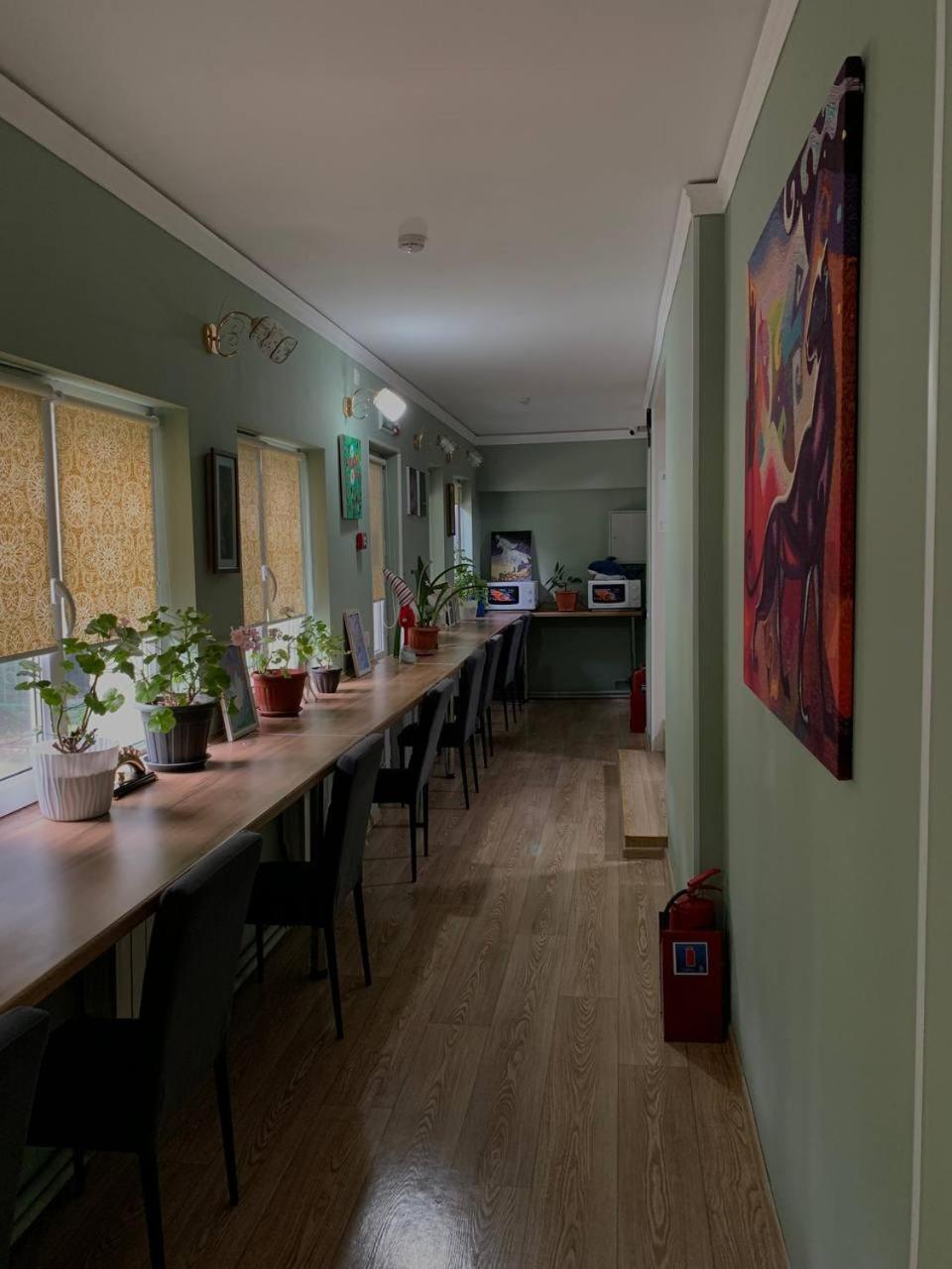 Hostel Nomad Alma-Ata Buitenkant foto
